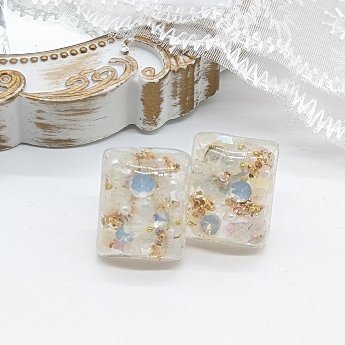 ホワイトと鉱石のピアス③No.98 