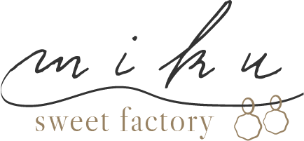 誕生日などのギフトにも最適なピアス・イヤリング・ポニーフックを販売するアクセサリーブランド