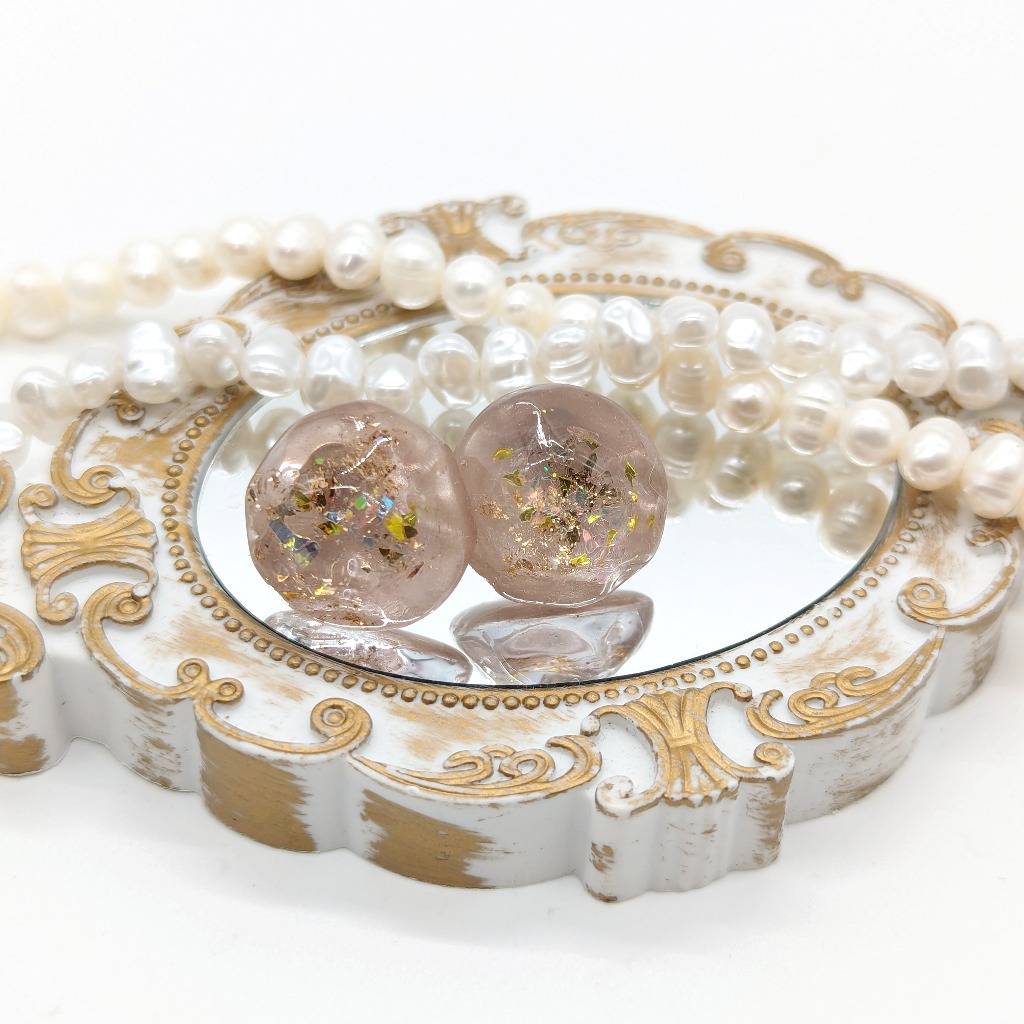 天然石風(ベージュ)のピアス  No.106