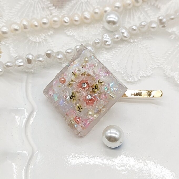 水面に咲く花のポニーフック No.47