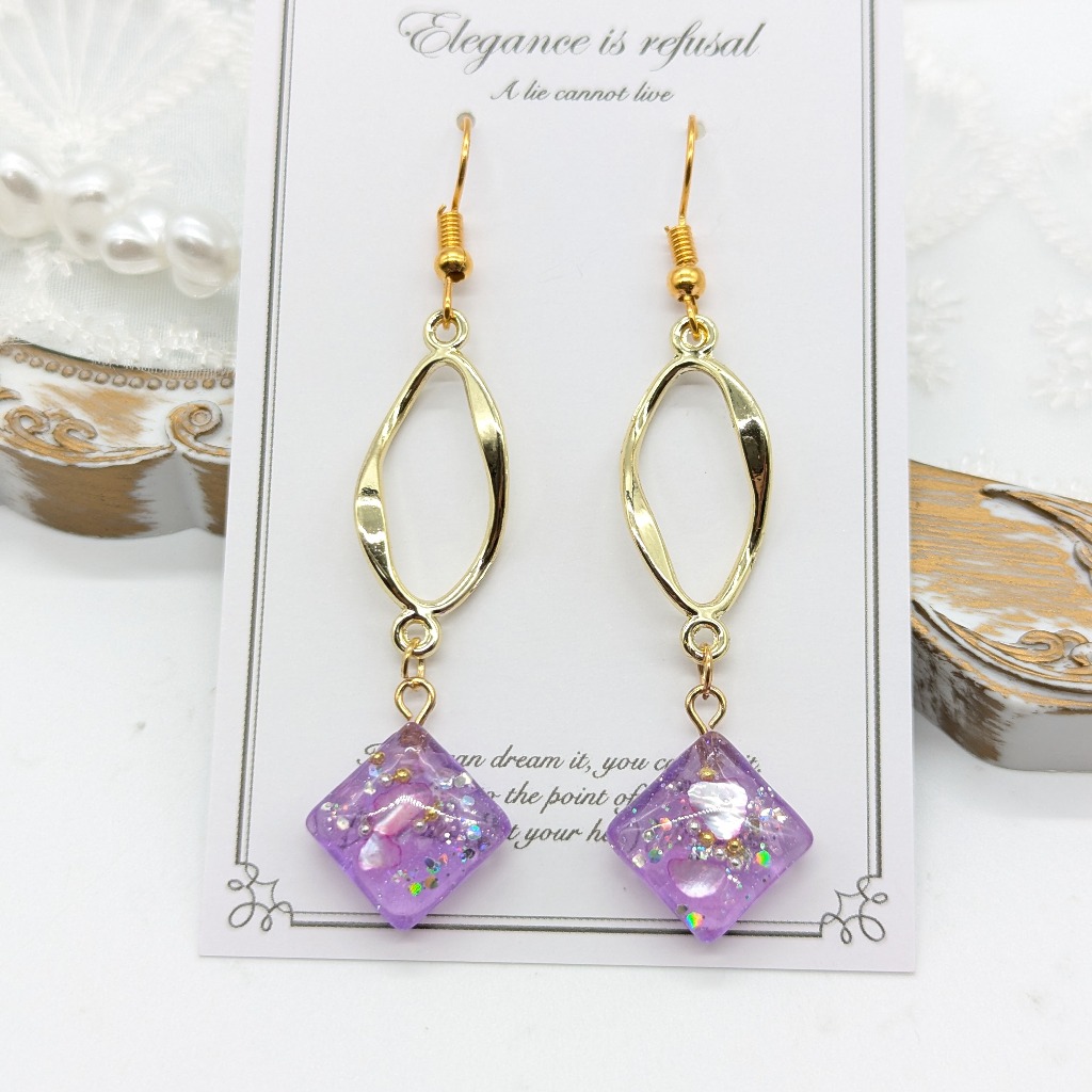 紫のピアス No.136