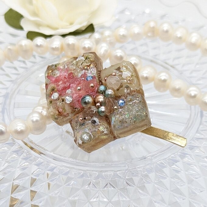 ドライフラワーと天然石風のポニーフック No.6