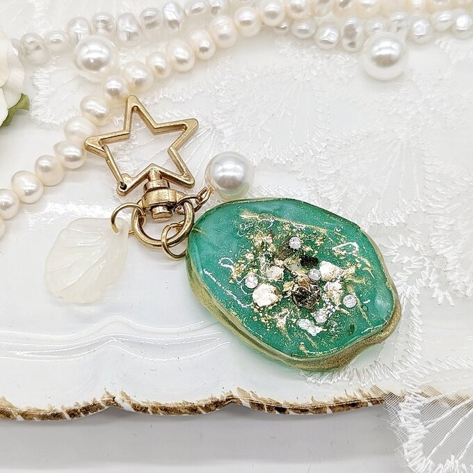 天然石風のキーホルダーNo104